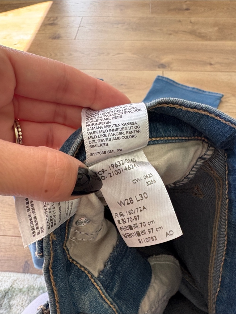 Levi's 315 Shaping Bootcut Mid Rise Denim Jeans - Picture 6 of 7